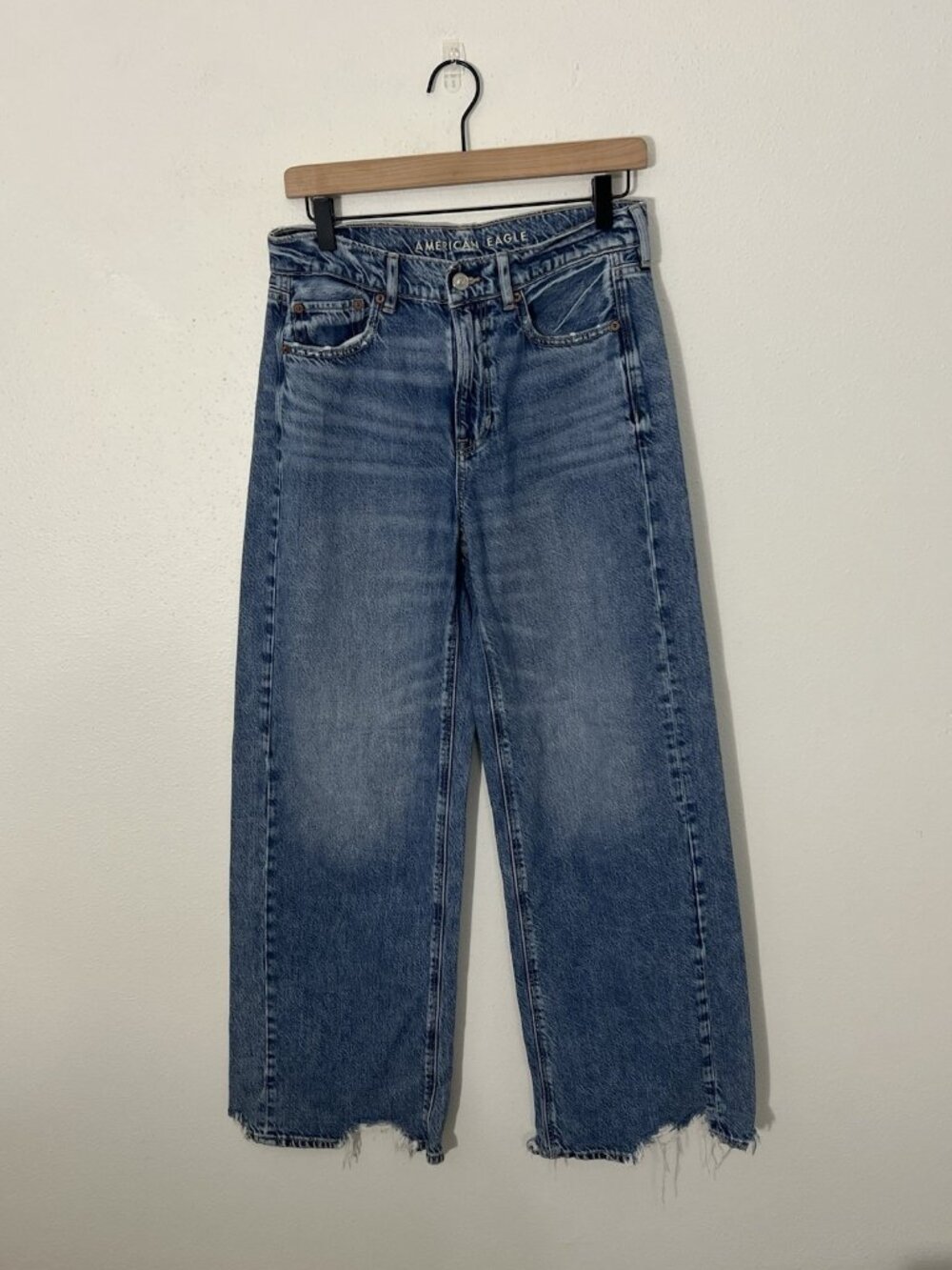 American Eagle Super High Rise Baggy Wide Leg Jeans Size 4 Distressed